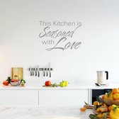 Muursticker This Kitchen Is Seasoned With Love -  Zilver -  80 x 57 cm  -  keuken  engelse teksten  alle - Muursticker4Sale