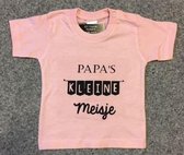 Baby shirt roze met opdruk Papa's kleine meisje maat 68 ©