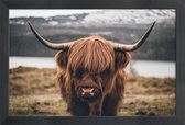 JUNIQE - Poster met houten lijst A Friendly Giant by @stefankuerzinger