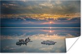 Twee zoutformaties in de Dode Zee tijdens een zonsopgang in Jordanië Poster 60x40 cm - Foto print op Poster (wanddecoratie woonkamer / slaapkamer) / Azië Poster / Zee en Strand