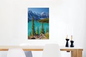 Canvas Schilderij Canadese Moraine Lake tijdens de middag in het Nationale park Banff - 60x90 cm - Wanddecoratie