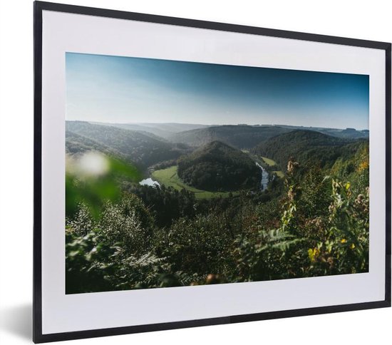 Foto: Fotolijst incl poster een meanderende rivier in de belgische ardennen 40x30 cm posterlijst