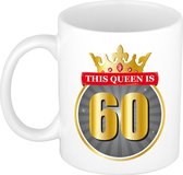 This queen is 60 mok wit - cadeau mok / beker - 60e verjaardag