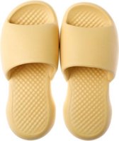 Vrouwelijke Super Dikke Zachte Bodem Plastic Slippers Zomer Indoor Home Defensieve Badkamer Slippers, Maat: 39-40 (Geel)