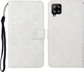 Voor Samsung Galaxy A22 4G etnische stijl reliëf patroon horizontale flip lederen tas met houder & kaartsleuven & portemonnee & lanyard (wit)