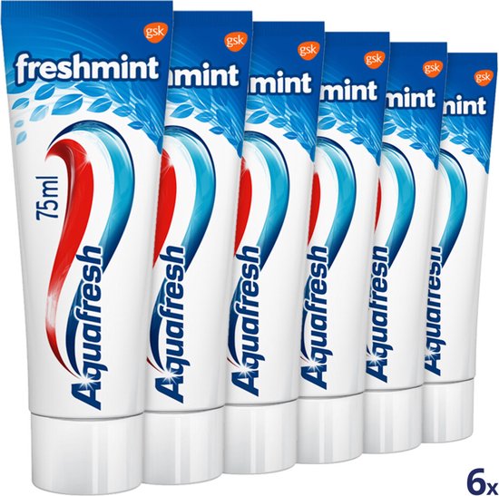 Zes Aquafresh tandpastatubes op een rij, "freshmint" en "6x".
