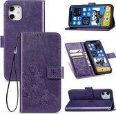 Voor iPhone 12 Pro Max Vierbladige sluiting Reliëfsluiting Mobiele telefoonbescherming Leren hoes met lanyard & kaartsleuf & portemonnee & beugelfunctie (paars)