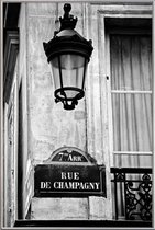 JUNIQE - Poster met kunststof lijst Rue de Champagny -20x30 /Grijs &