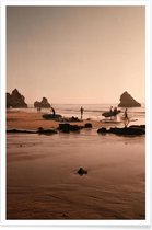 JUNIQE - Poster Surf Boards At The Coast -40x60 /Bruin & Oranje