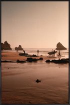JUNIQE - Poster met kunststof lijst Surf Boards At The Coast -13x18