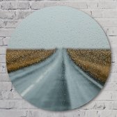 Muurcirkel ⌀ 80 cm - Rainy road - Aluminium Dibond - Landschappen - Rond Schilderij - Wandcirkel - Wanddecoratie