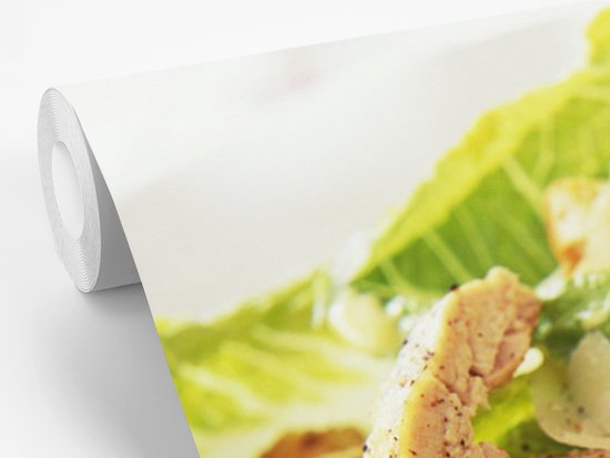 Behang - Fotobehang Close-up van een kip caesar salade - Breedte 240 cm x hoogte 240 cm