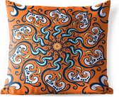 Buitenkussens - Tuin - Vierkant patroon met een zwart met witte mandala op een oranje achtergrond - 60x60 cm