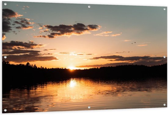 Tuinposter – Ondergaande Zon aan het Meer - 150x100cm Foto op Tuinposter  (wanddecoratie voor buiten en binnen)
