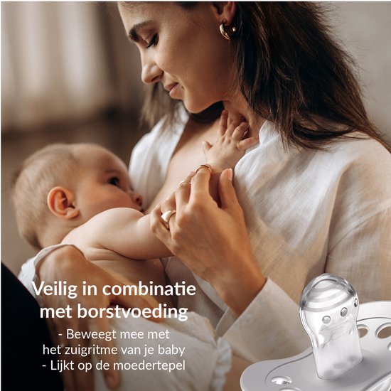 Vrouw voedt baby aan de borst, houdt baby vast. Text 'Veilig in combinatie met borstvoeding'.