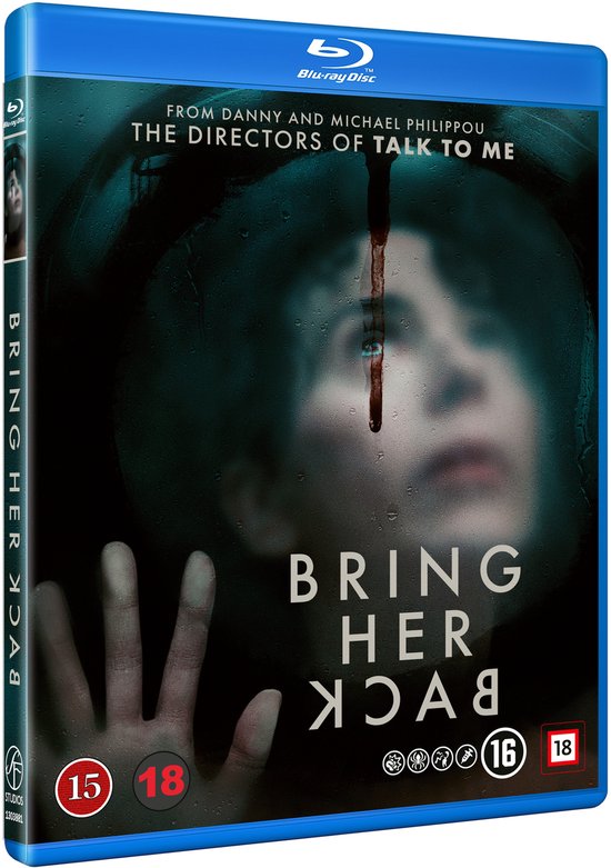 Blu-ray hoes van voren en opzij. Een wazig gezicht achter een nat raam met bloedspatten. Tekst: "BRING HER BACK".