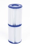 Twee gestapelde, witte Bestway type II zwembadfilters met blauwe uiteinden.
