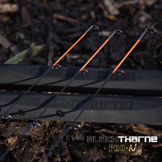 Cresta BlackThorne Pro-N Feeder - 3 Sections - 3 Pointes - Taille : Medium 3,75m - 30-60g
