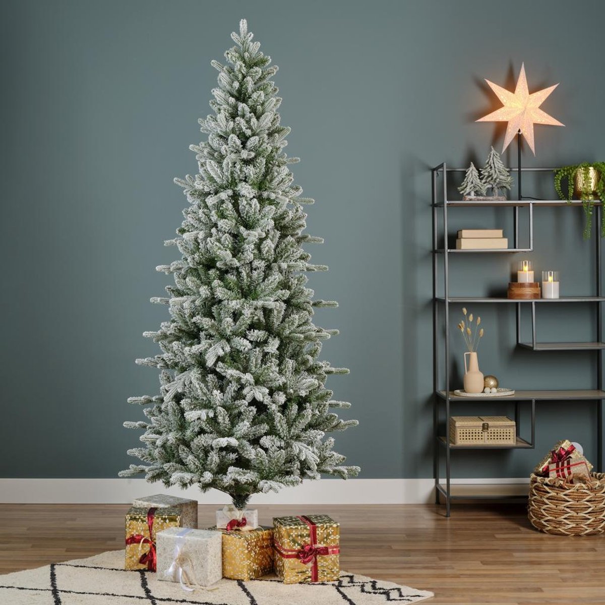 Sapin De Noël Artificiel Everlands LED Epicéa De Norvège 210 Cm ESU 900 Lumieres