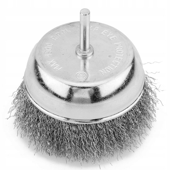 Zilverkleurige staalkopborstel met fijne staaldraad en 6mm schacht. Tekst op de kap: "MAX 4500 R.P.M. EYE PROTECTION".