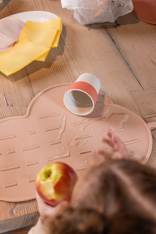 Bébé on the Move - Yummy Mat - Set de table et tapis anti-goutte 2 en 1 - Enroulable et portable - Compatible lave-vaisselle - Anti-poussière - Blush