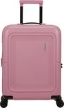 Roze American Tourister koffer met uitschuifbaar handvat en wielen.