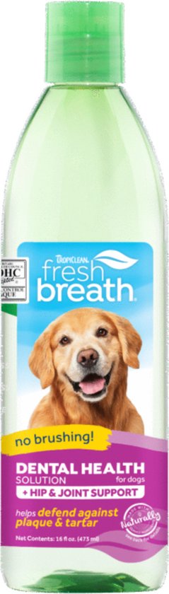 Fles Fresh Breath Dental Health Solution, groen met witte dop. Label met afbeelding van een hond en tekst 'no brushing!' en 'DENTAL HEALTH SOLUTION'.