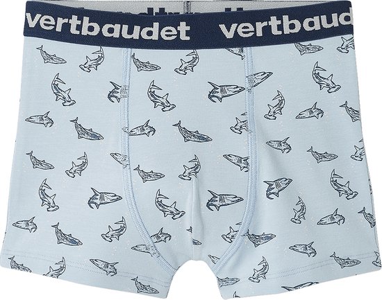 Lichtblauwe jongensboxershort met een all-over print van haaien.
