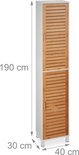 Smalle, hoge kolomkast van 190 cm hoog, 40 cm breed en 30 cm diep, met lamellendeuren van bamboe.