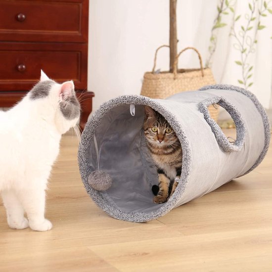 𝗞𝗲𝗿𝘀𝘁 𝘁𝘂𝗻𝗻𝗲𝗹 𝘃𝗼𝗼𝗿 𝗱𝗲 𝗸𝗮𝘁! 😺 Maak dit kerstseizoen nóg gezelliger voor je kat! 😻 De virale kattentunnel voor onder de kerstboom is dé hit van dit moment. Een leuke, veilige plek