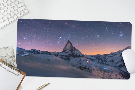 Bureau onderlegger 60x30 cm - Muismat Alpen - Sterrenhemel - Sneeuw - Bureaulegger xl - Desk mat beschermer - Computer muismatten