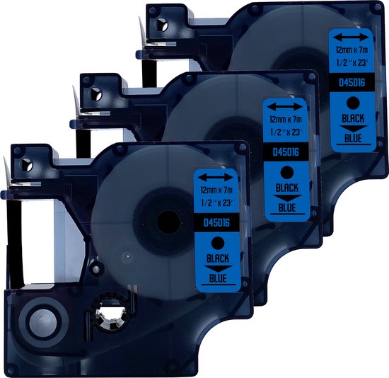Drie blauwe labelcassettes met 12mm x 7m zwarte tape. Tekst D45016, Zwart, Blauw.