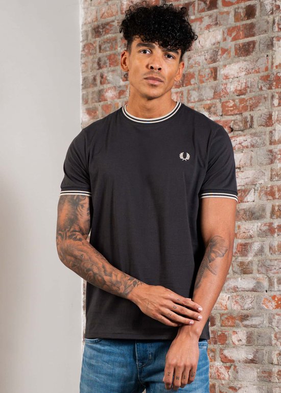 Fred Perry Twin tipped t-shirt - Anchor Grey Oatmeal | bol