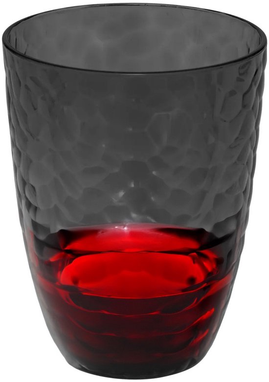 Grijs transparant kunststof drinkglas met gehamerd patroon, gevuld met rode vloeistof.