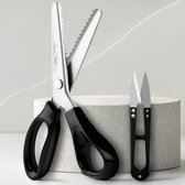 Handi Stitch Kartel Schaar met Knipper - 22,86cm Totale Lengte – Zwart Handvat Zigzag Stoffen Schaar – Vlijmscherpe Roestvrij Staal Kleermakers Schaar Voor Naaien, Kleermaken, Papier en Hobby