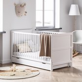 Petite Amélie ® Baby Bed - Ledikant 70x140 cm - Meegroeibed (0 - 6 jaar) - In 2 Hoogtes Verstelbaar - Eenvoudig om te bouwen tot Peuterbed - Wit