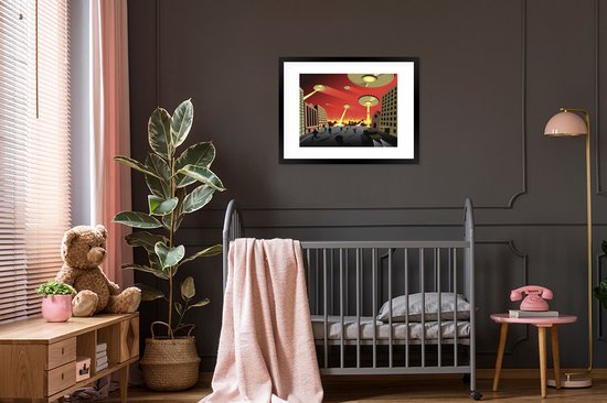 Image encadrée - Une illustration d'OVNIS attaquant un cadre photo de ville noir avec passe-partout blanc 80x60 cm - Affiche encadrée (Décoration murale salon / chambre)
