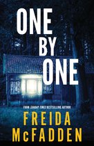 Boekcover met de titel 'One by One' van Freida McFadden, met een afgelegen huisje in een donker bos.