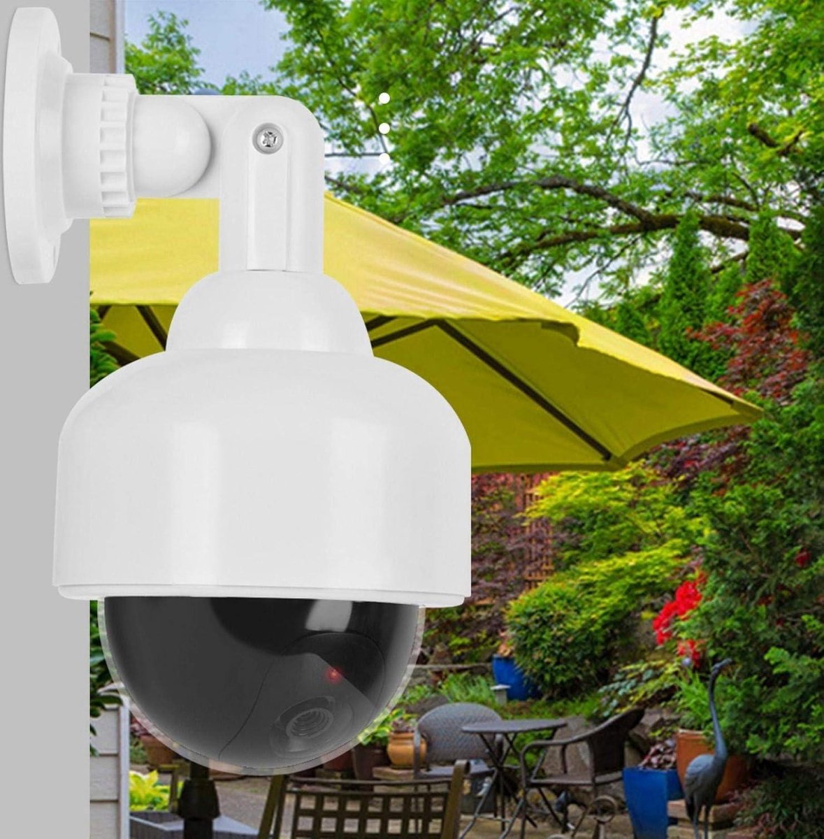 Realistische Valse Bewakingscamera Dome CCTV-waterdichte Bewakingscamera met LED Rood Knipperend - Fictief .