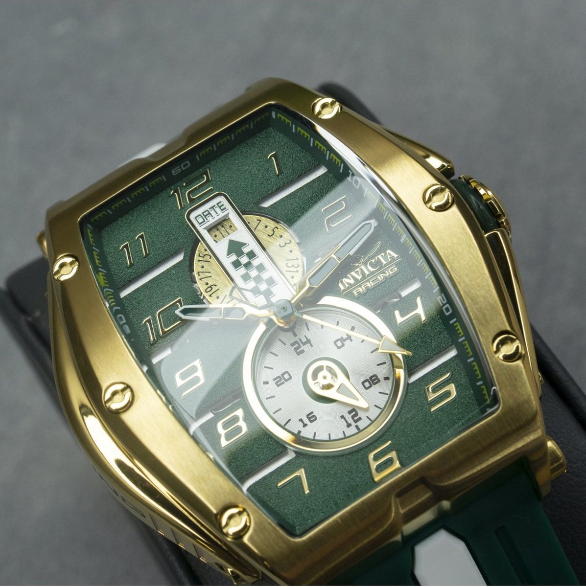 Orologio Longines Conquest Con Quadrante Verde Con Diamanti E Cinturino In Acciaio 7612356202248