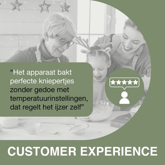 Oude vrouw en jong meisje bakken samen, met tekst over klantervaring en 5 sterren review.