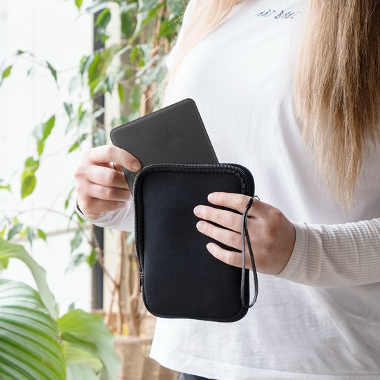 kwmobile beschermhoes voor eReader - neopreen tashoes beschermhoes benzine - 17,5 x 14,7 x 1 cm binnenafmetingen van kwmobile — afbeelding 3