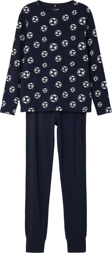 Donkerblauwe pyjamaset met witte voetballenprint en effen donkerblauwe broek.