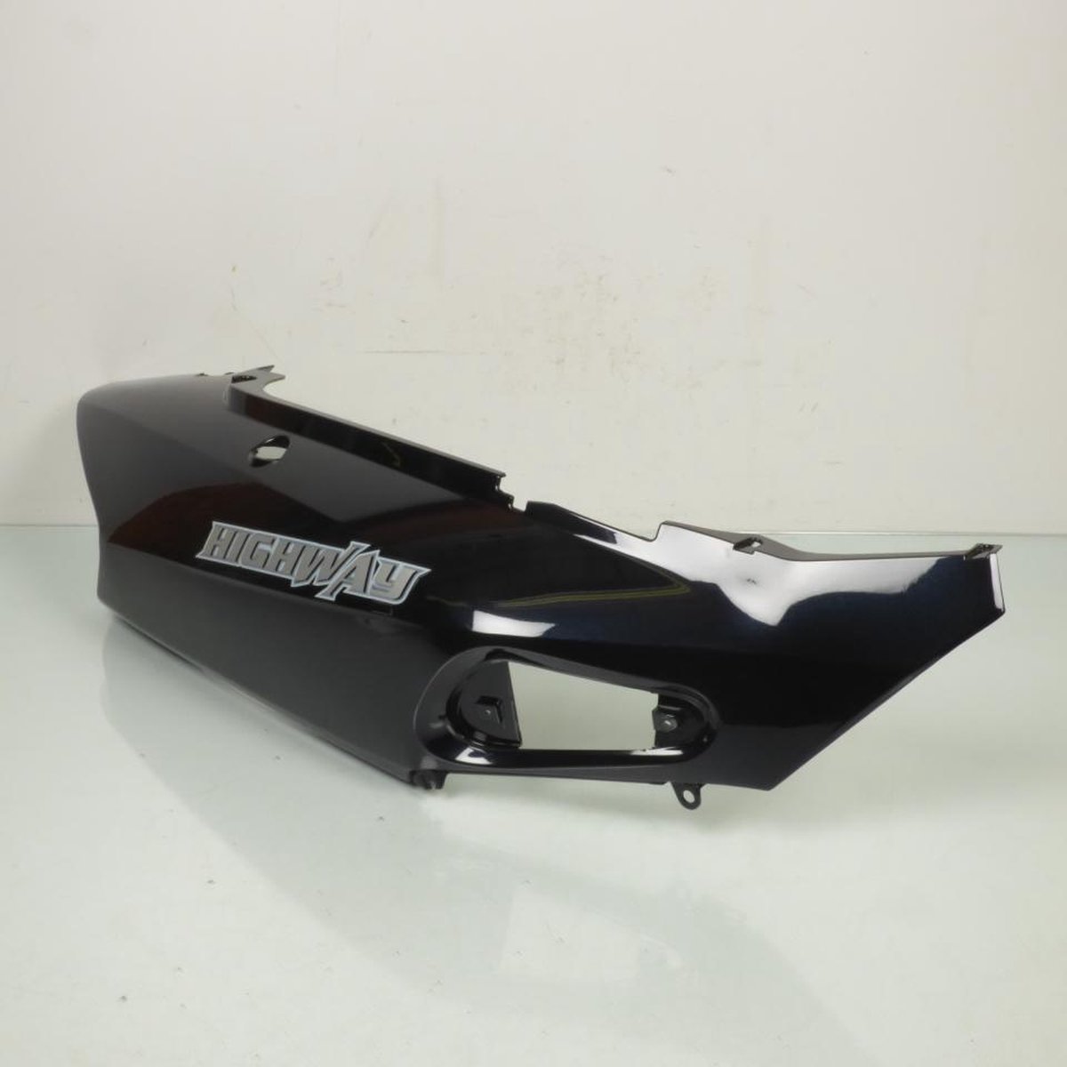 Coque arrière droite origine pour Scooter Jonway 125 Aztral TM00-070100007 noir Neuf