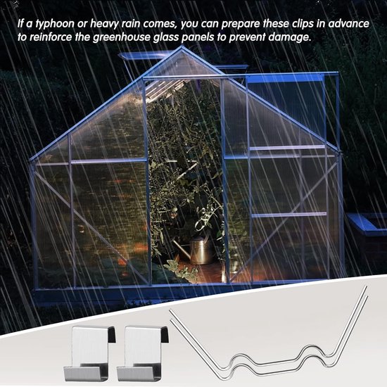 Zilverkleurige W-clips en Z-clips van metaal, met een broeikas in de regen op de achtergrond.
