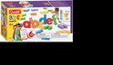Verpakking van magnetische kleine letters abc, 48 stuks, met een meisje dat een bord vasthoudt.