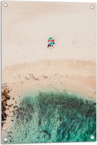 WallClassics - Tuinposter – Parasol op het Strand - 50x75 cm Foto op Tuinposter (wanddecoratie voor buiten en binnen)
