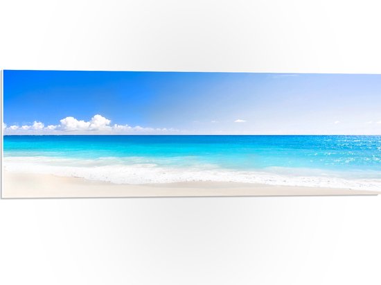 WallClassics - PVC Schuimplaat- Strand met Licht Blauwe Zee - 90x30 cm Foto op PVC Schuimplaat