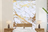 Behang - Fotobehang Marmer - Goud - Wit - Luxe - Marmerlook - Glitter - Breedte 155 cm x hoogte 240 cm