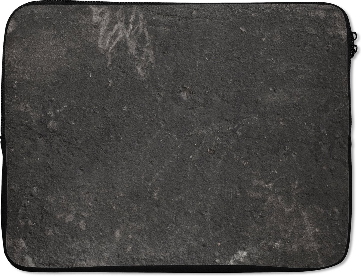 Laptophoes 15.6 inch - Beton print - Muur - Zwart - Vintage - Industrieel - Laptop sleeve - Binnenmaat 37x26 cm - Zwarte achterkant